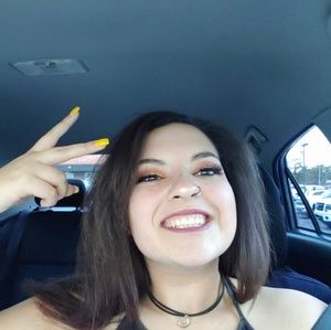 Meet your Posher, Julia